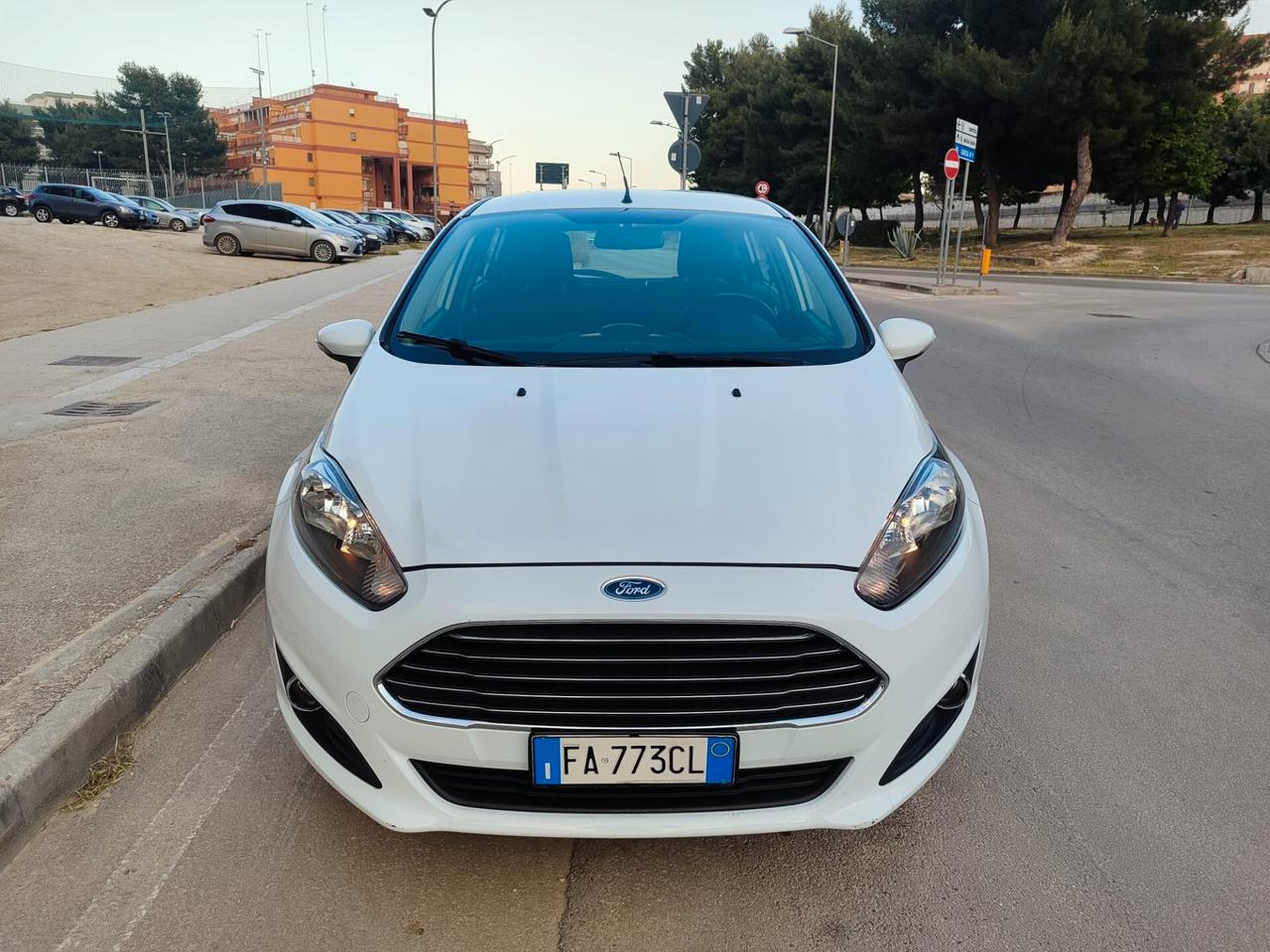 Ford Fiesta 1.5 TDCi 75CV Business!!