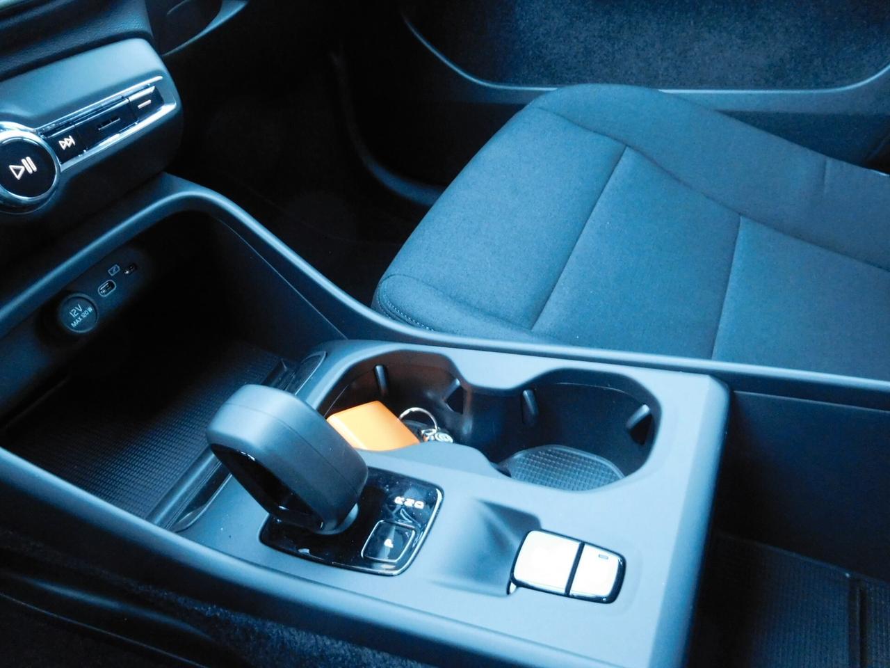 Volvo XC40 B3 Hybrid automatico Essential