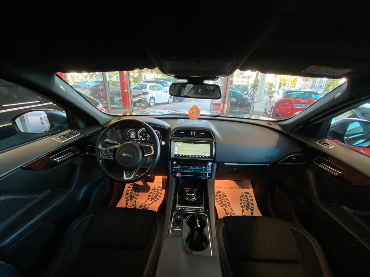Jaguar F-Pace 2.0 D 180 CV R-Sport