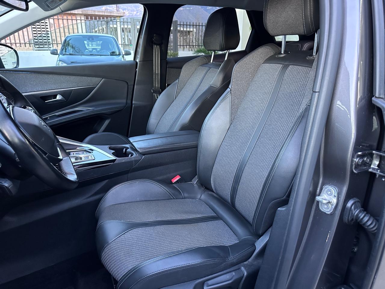 Peugeot 3008 BlueHDi 130 S&S EAT8 Allure Pack