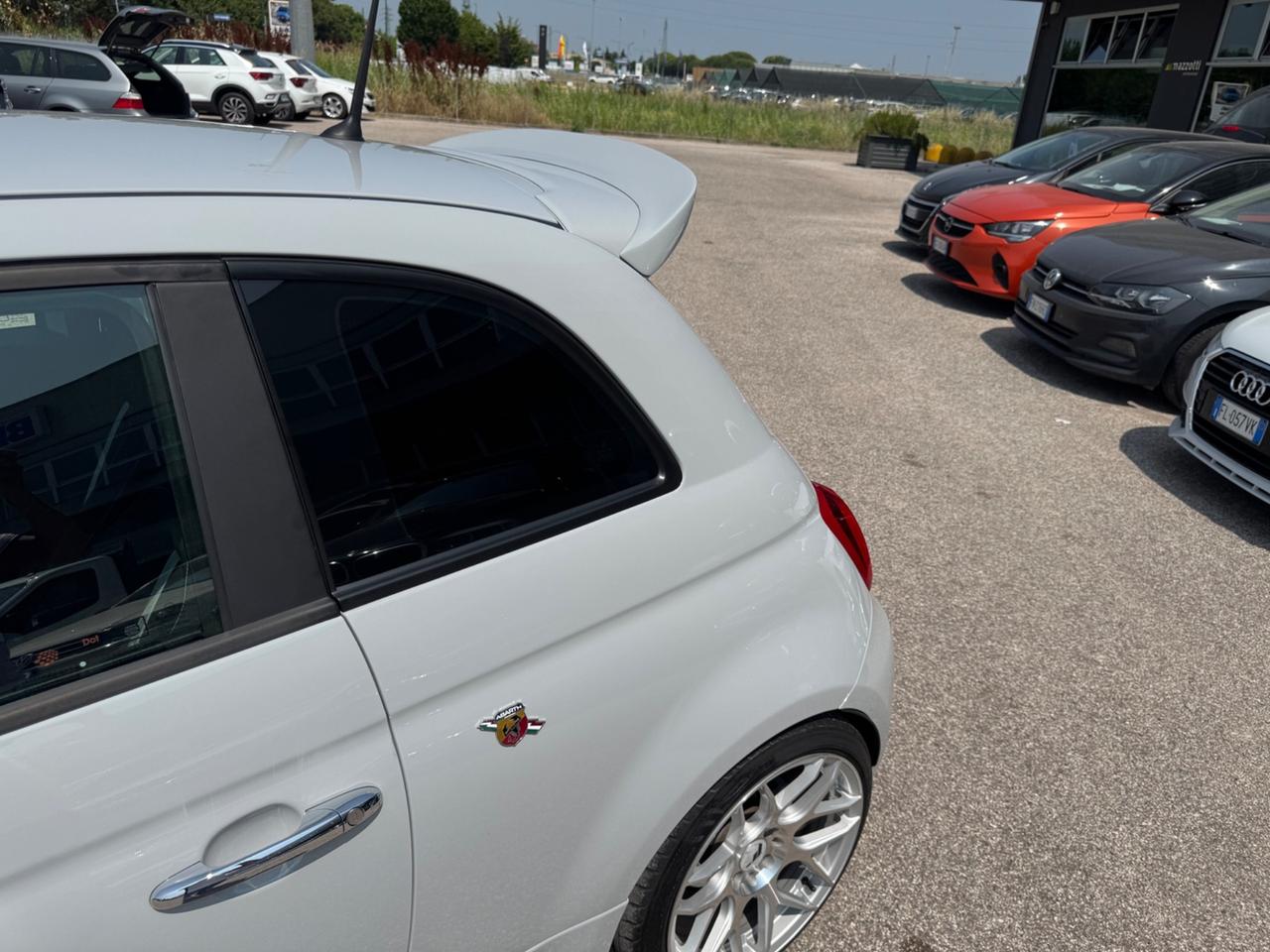 Abarth 500 1.4 Turbo T-Jet Custom