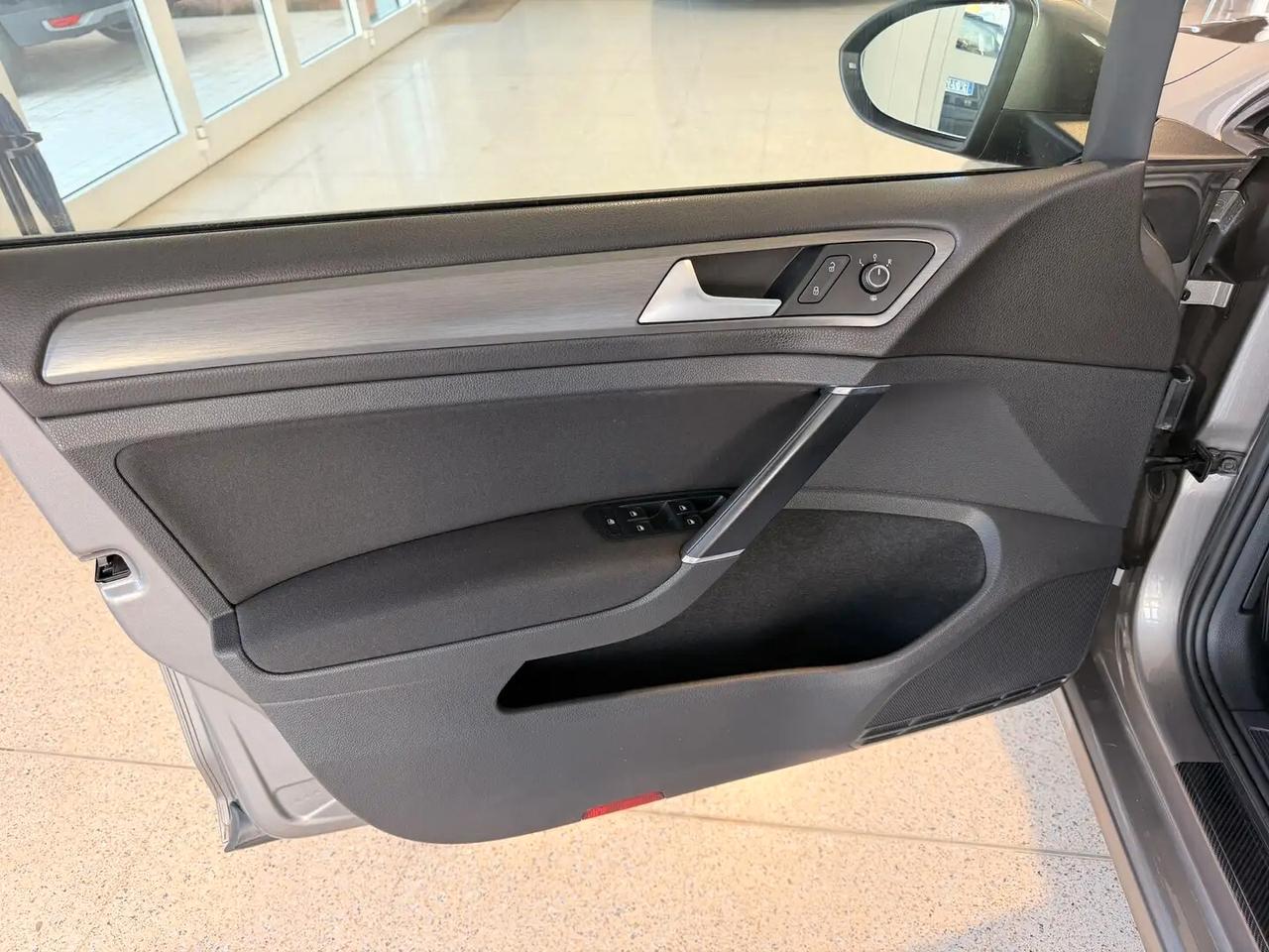Volkswagen Golf 1.6 TDI 5p. Trendline BlueMotion Technology