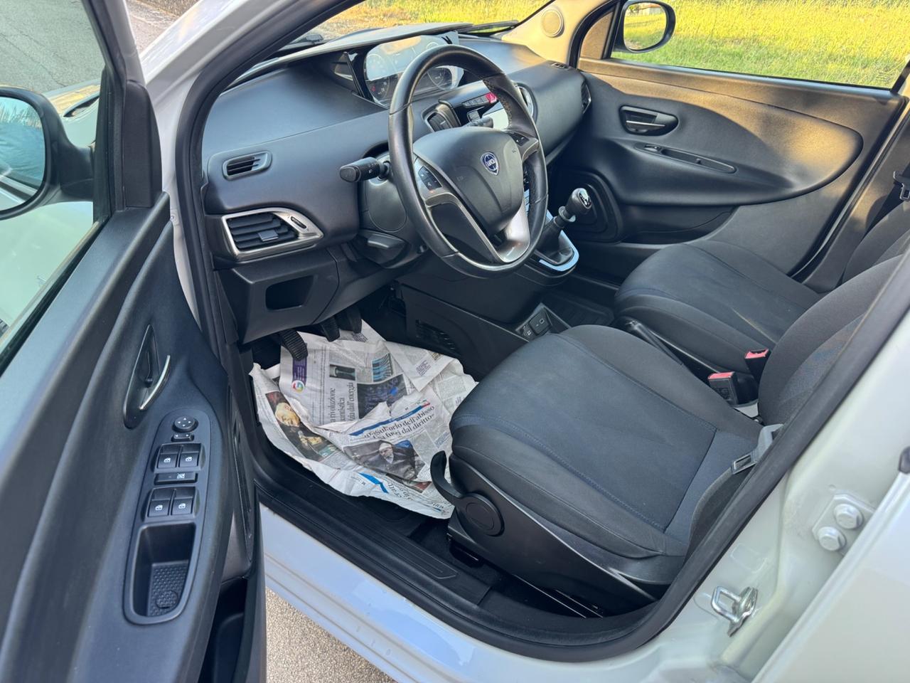 Lancia Ypsilon 1.2 69 CV 5 porte S&S Gold