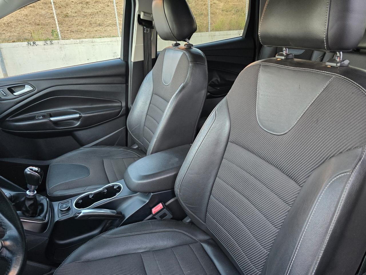 Ford Kuga 2.0 TDCI 150 CV S&S 4WD Titanium