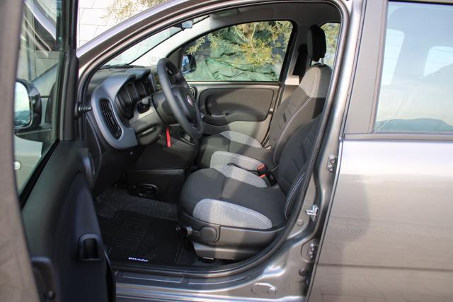 FIAT Panda 1.0 Hybrid City Cross Clima auto-DAB 7"