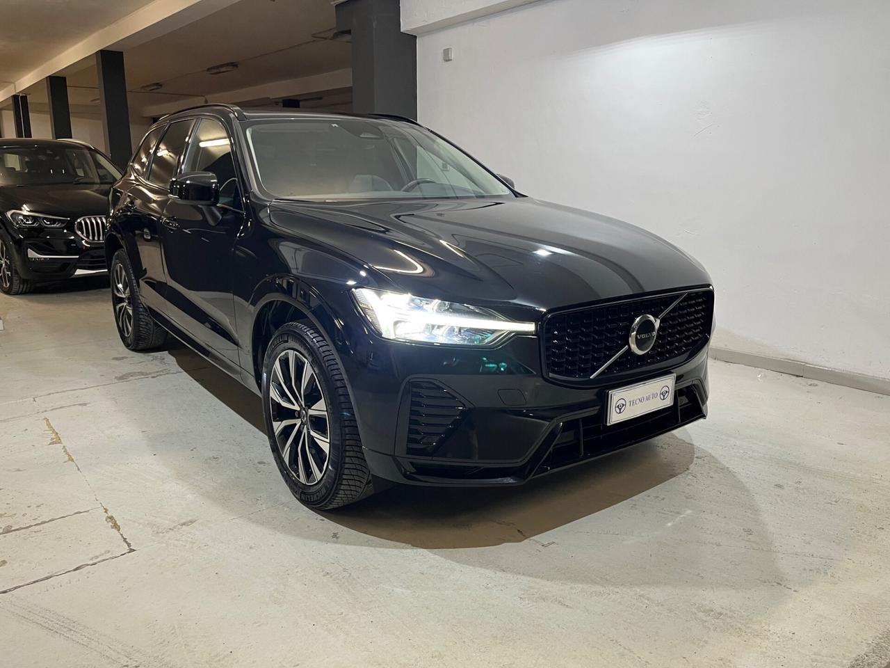 Volvo XC60 B4 (d) AWD automatico Ultimate Dark