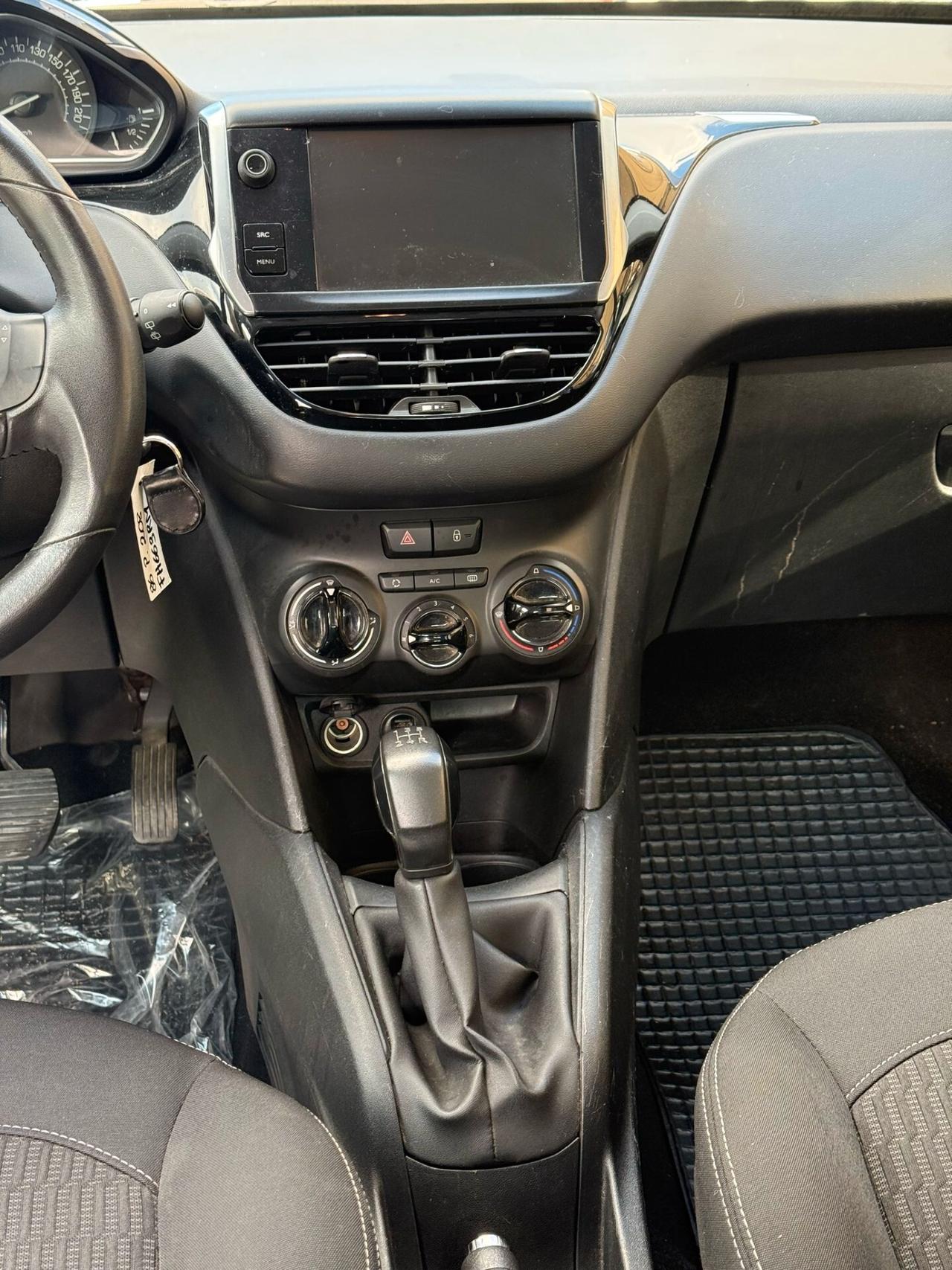 PEUGEOT 208 1,2 B/GPL
