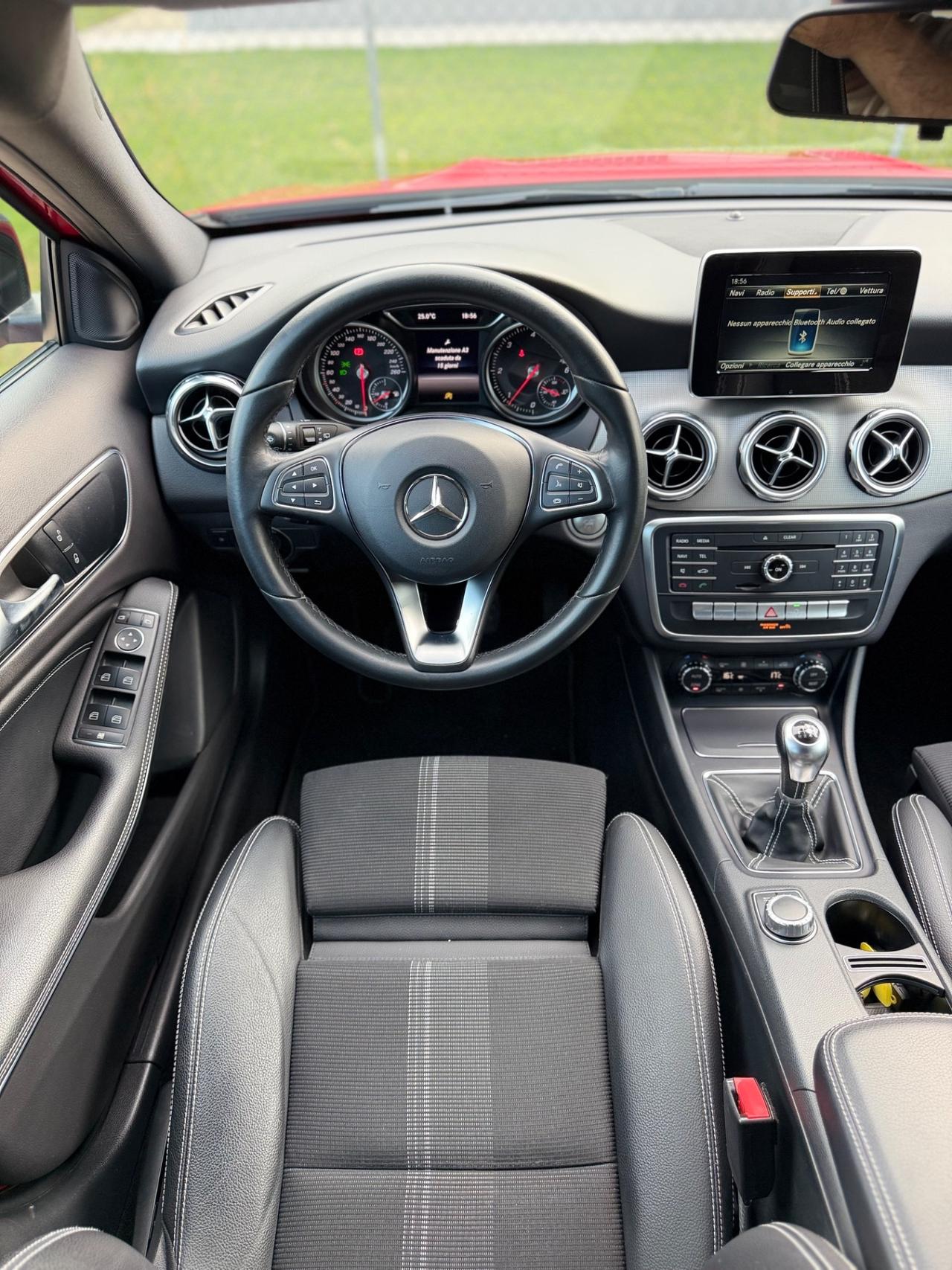 Mercedes-benz GLA 200 d Automatic Premium