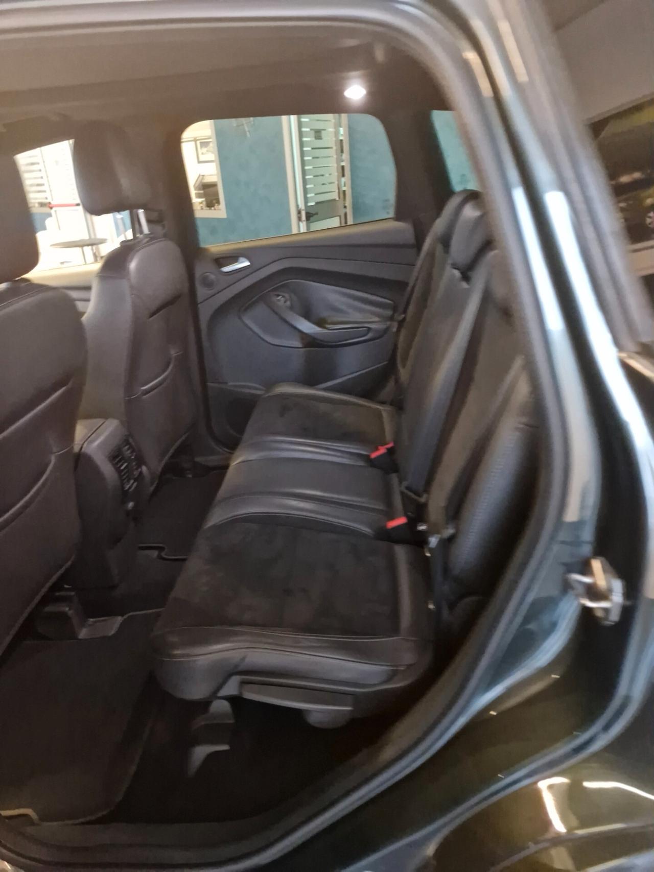 Ford Kuga 2.0 TDCI 150 CV S&S 4WD Powershift ST-Line