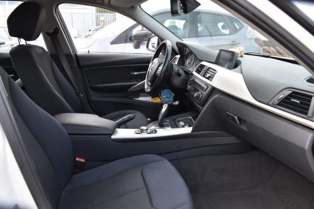 BMW 320 d Touring Business aut. *NAVIGATORE*