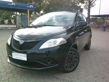 Lancia Ypsilon 1.2 69 CV 5 porte S&S Gold