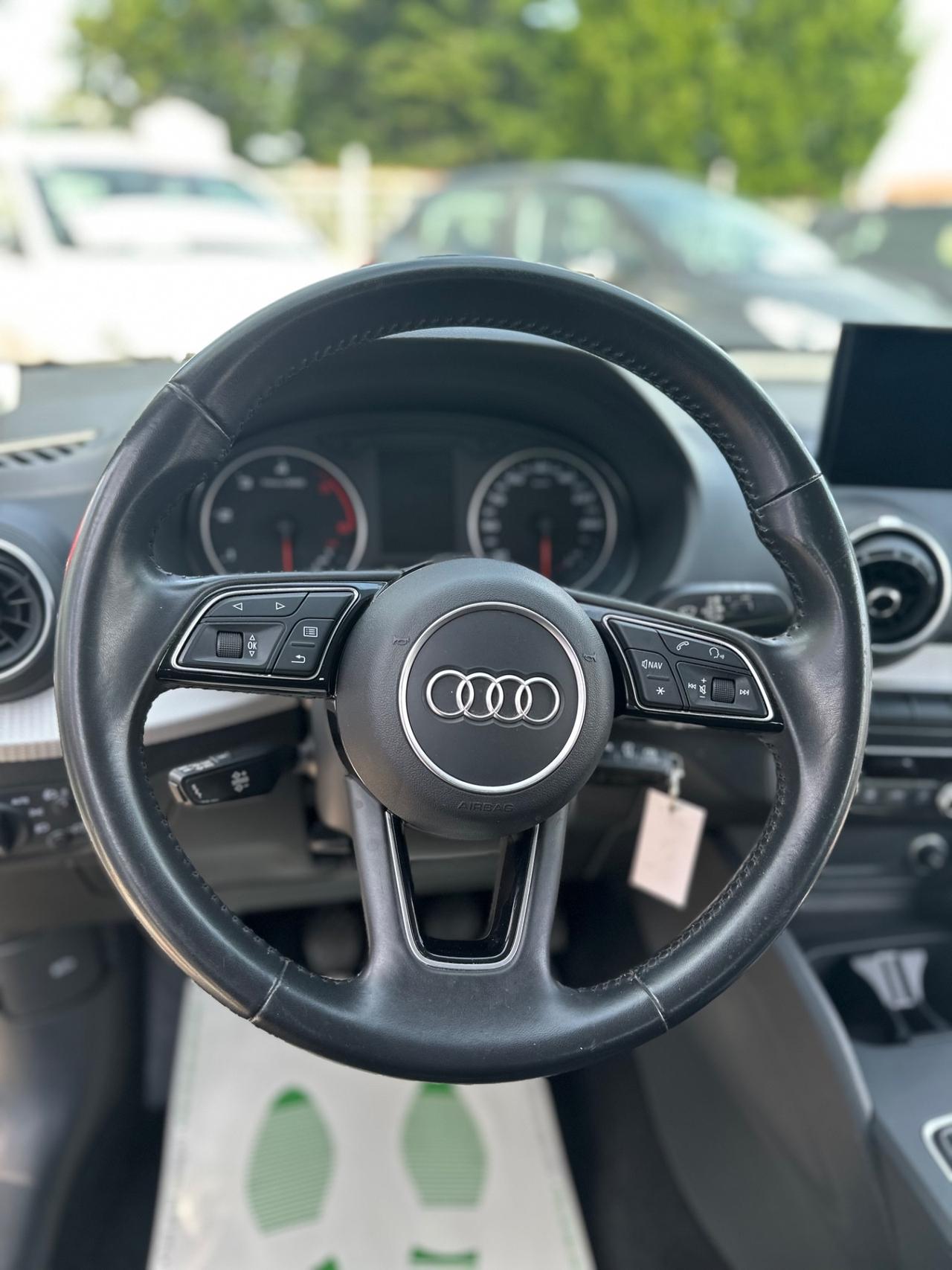 Audi Q2 30 TDI Business Design