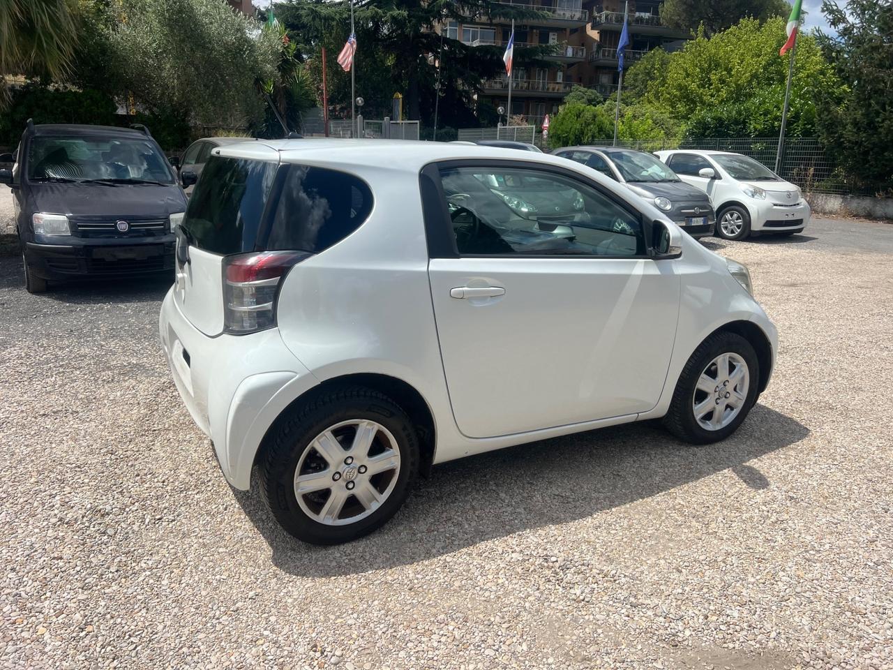 Toyota iQ 1.0 Sol