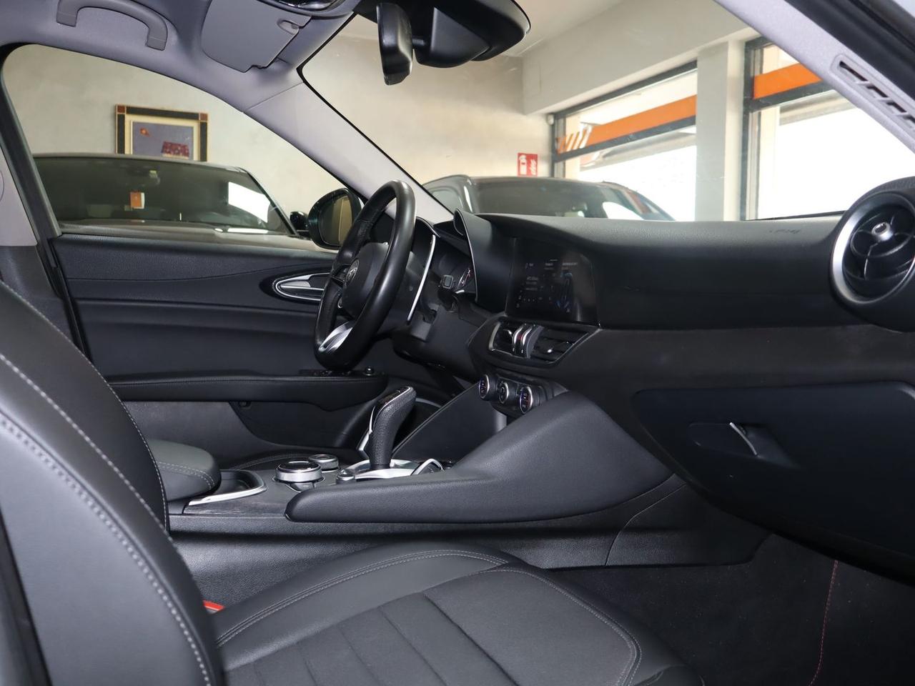 Alfa Romeo Giulia Executive 2.2 #9231