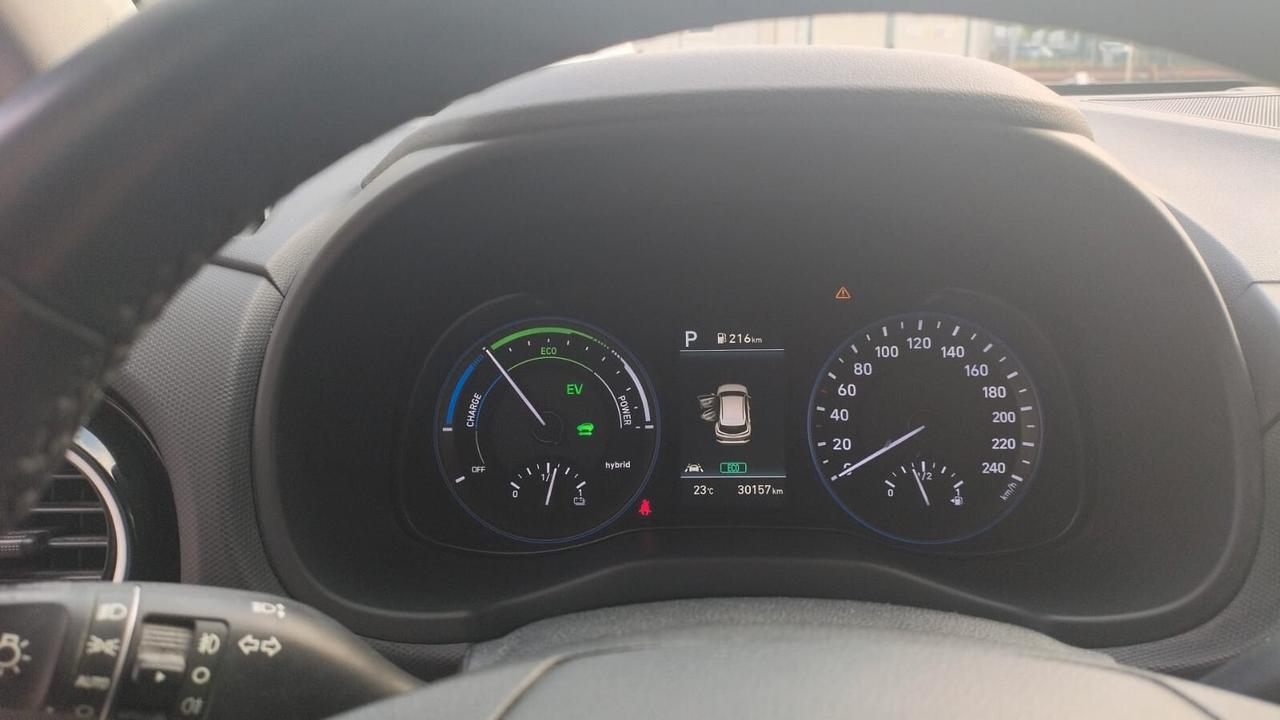 Hyundai Kona adatta a neo patentati