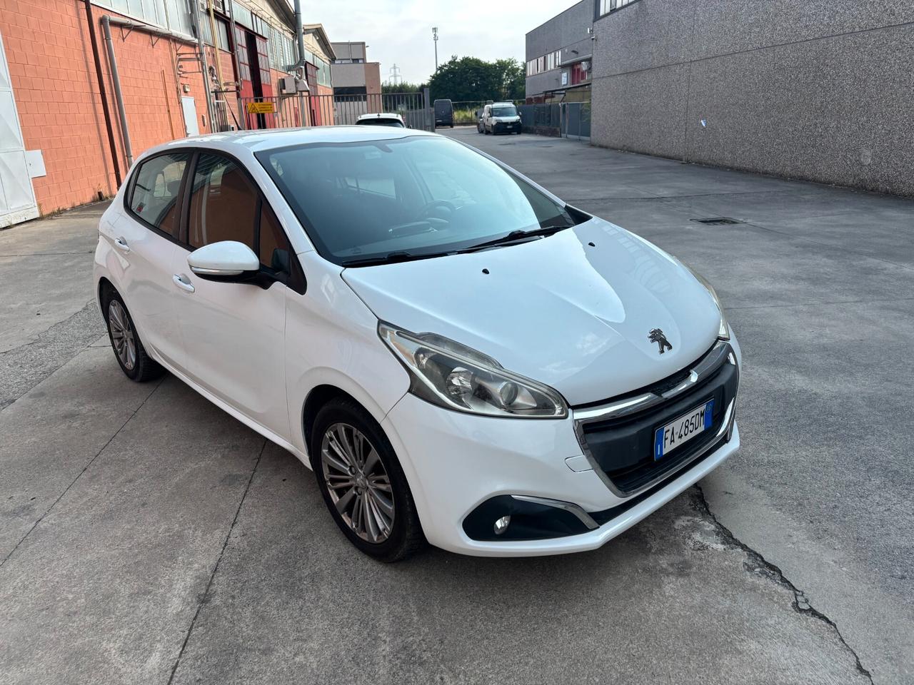 Peugeot 208 1.1