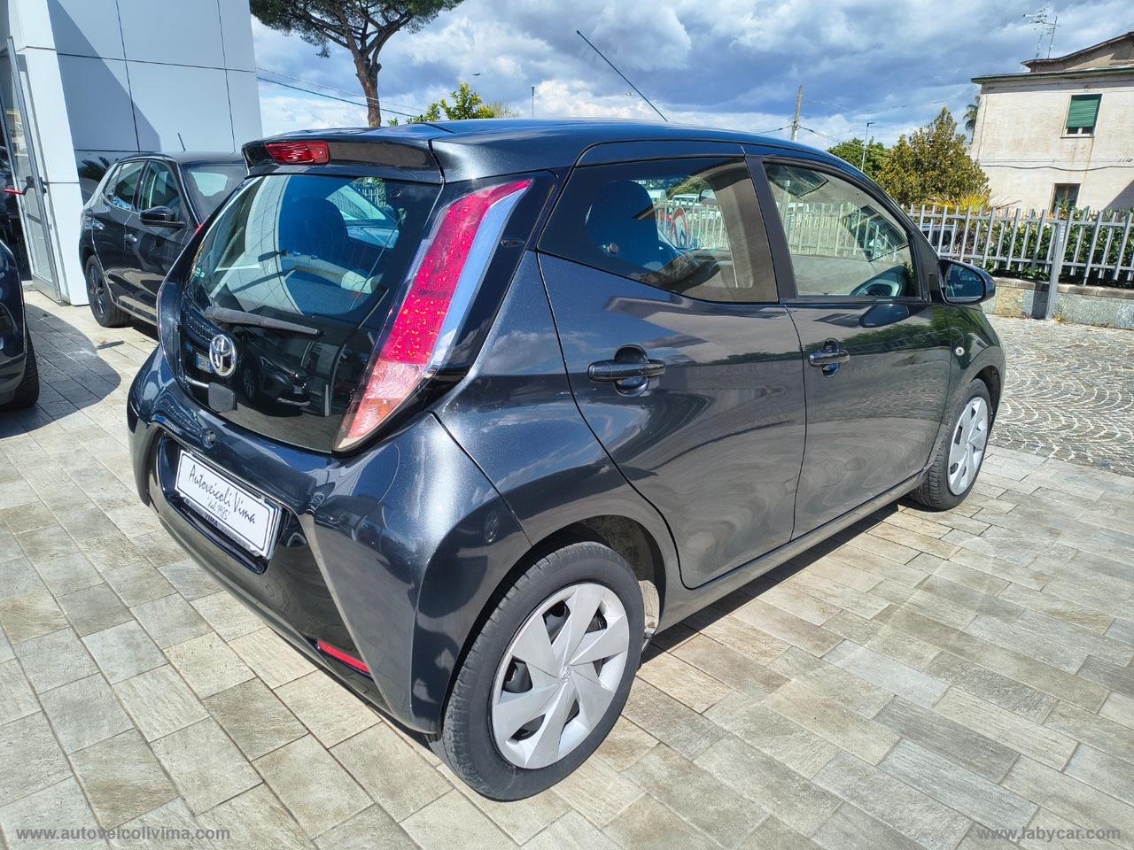 TOYOTA Aygo 1.0 VVT-i 69 CV 5p. x-play TSS MMT
