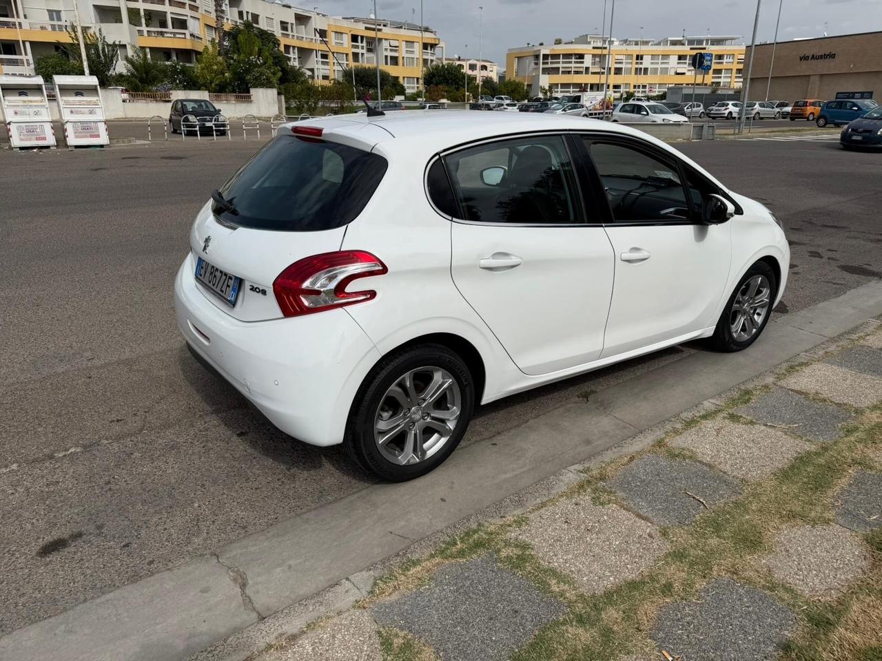 Peugeot 208 1.6 HDI Diesel -Neopatentati-Unico Proprietario