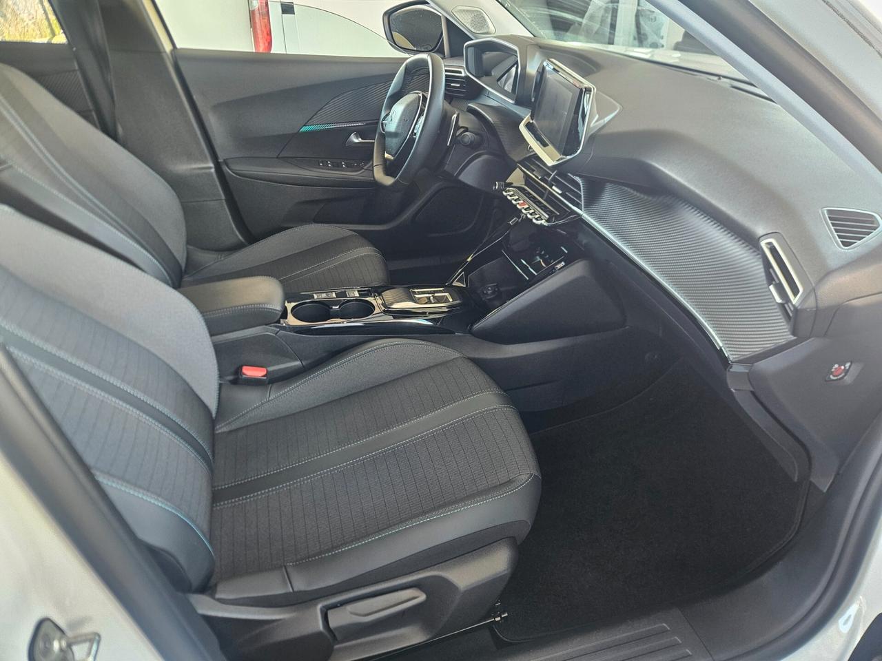 Peugeot 2008 BlueHDi 130 S&S EAT8 Allure Pack