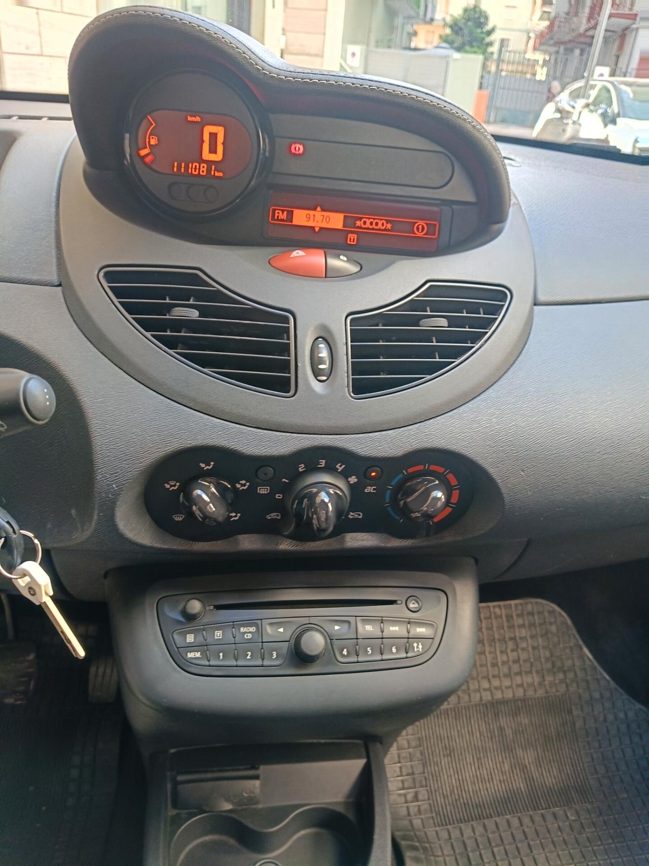 Renault Twingo 1.2 SPORT&SOUND-NEOPATENTATI-Euro3900