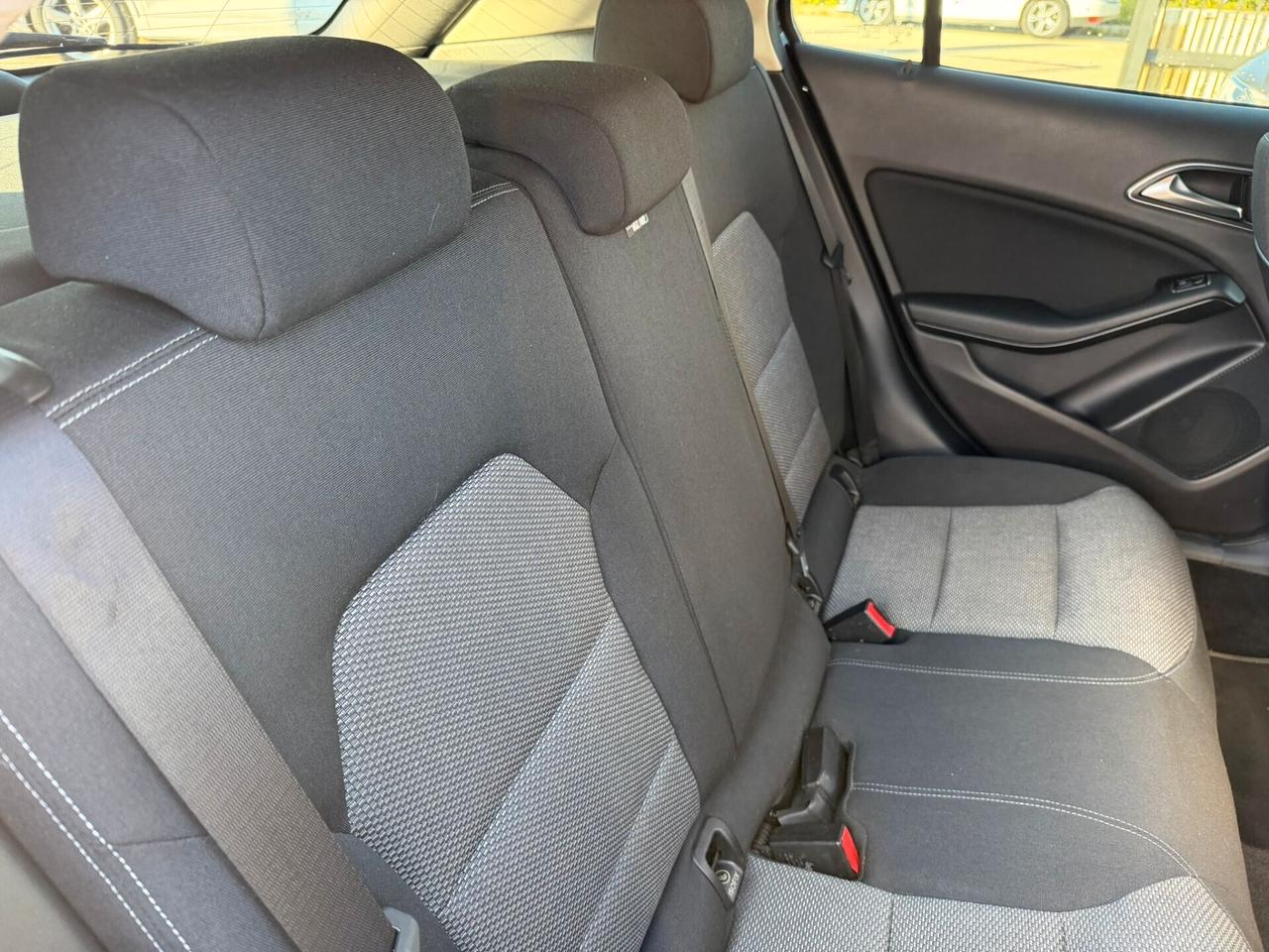 Mercedes-benz GLA 180 d Automatic Business