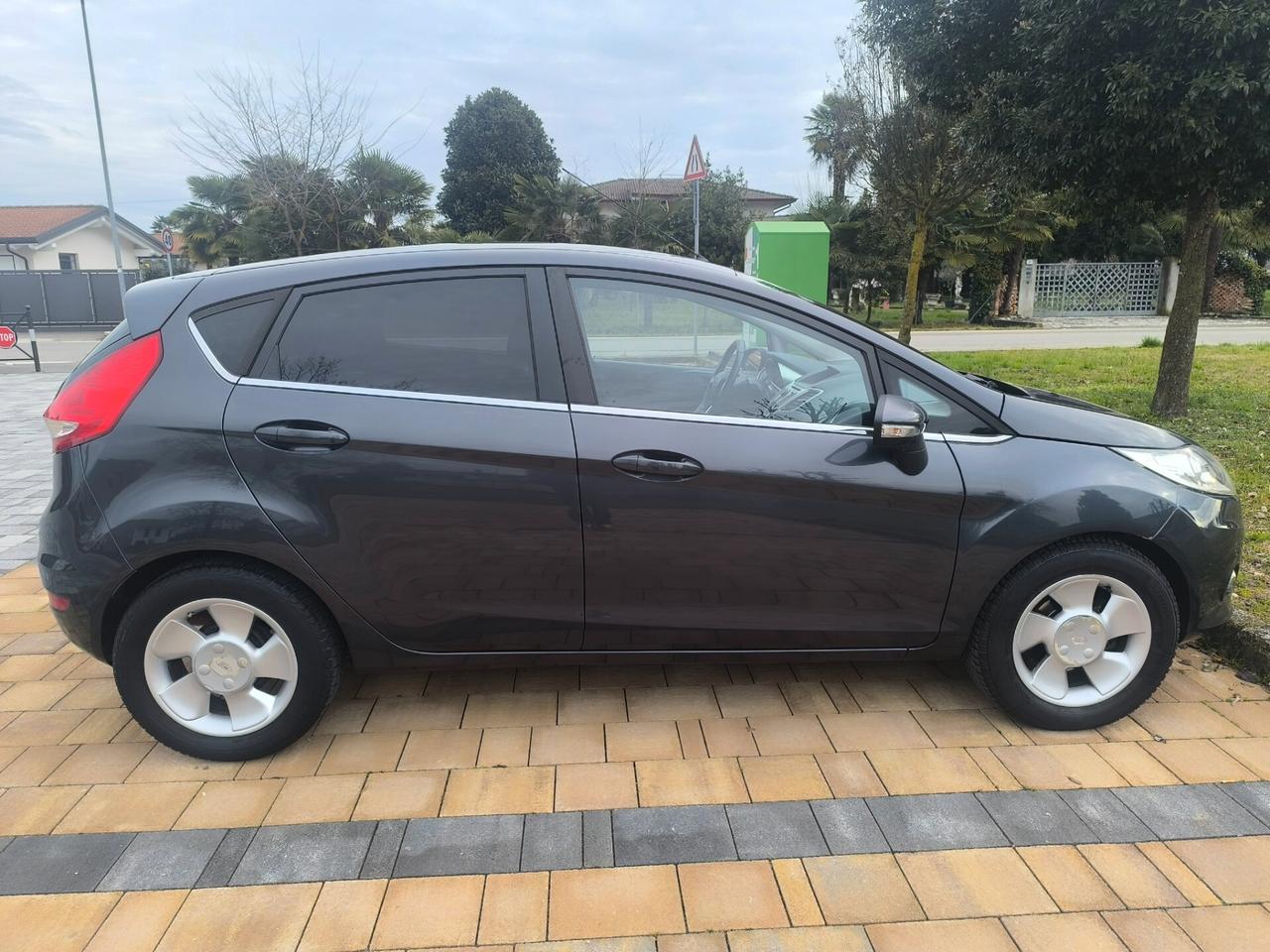 Ford Fiesta benzina km 137mila neopatentati