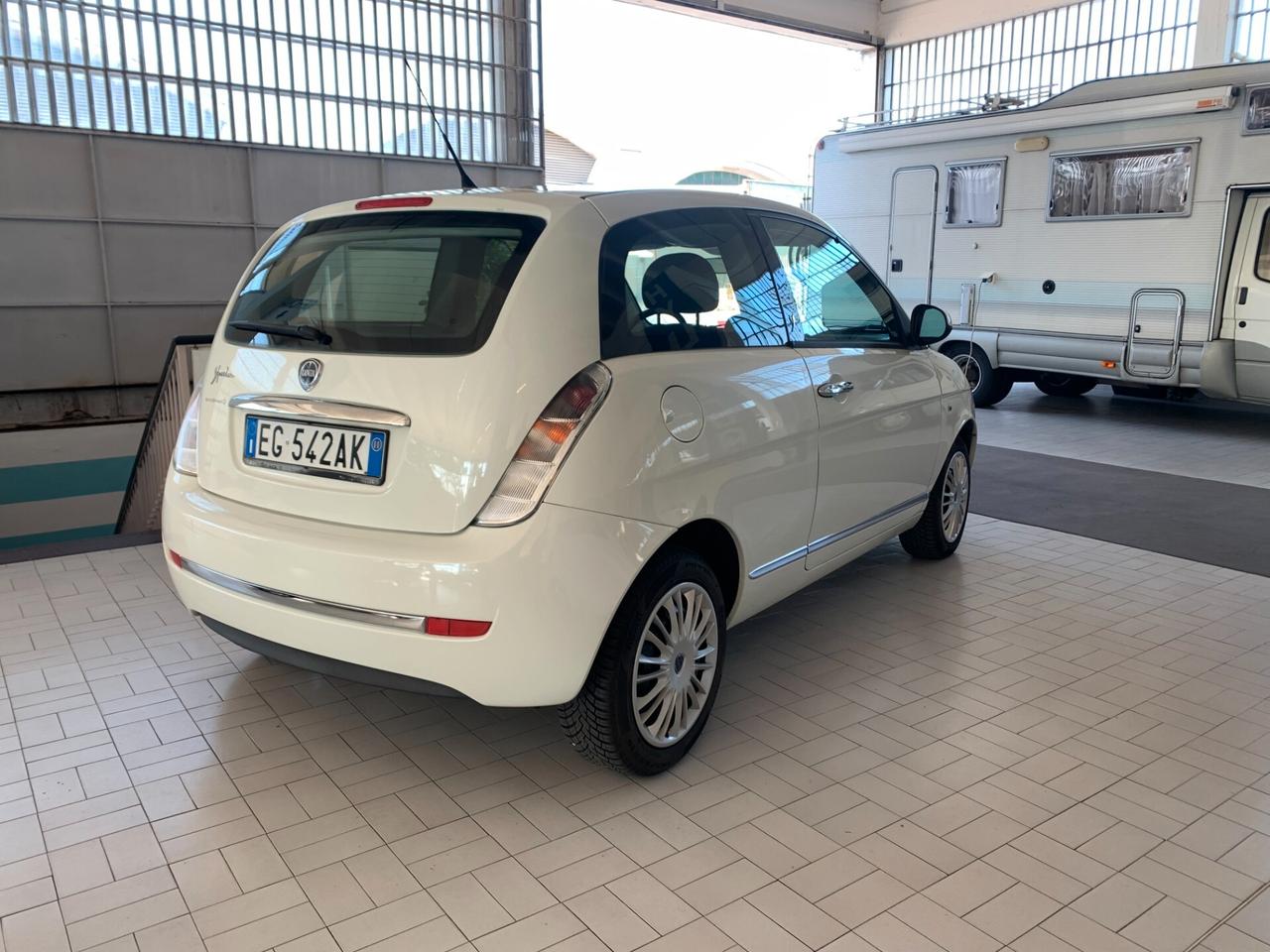 Lancia Ypsilon 1.3 MJT 75 CV