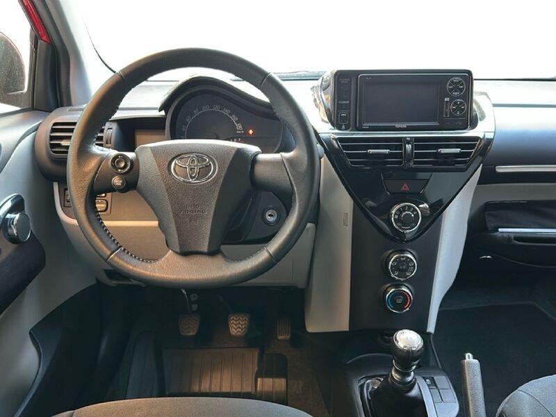Toyota iQ 1.0 VVT-i Lounge