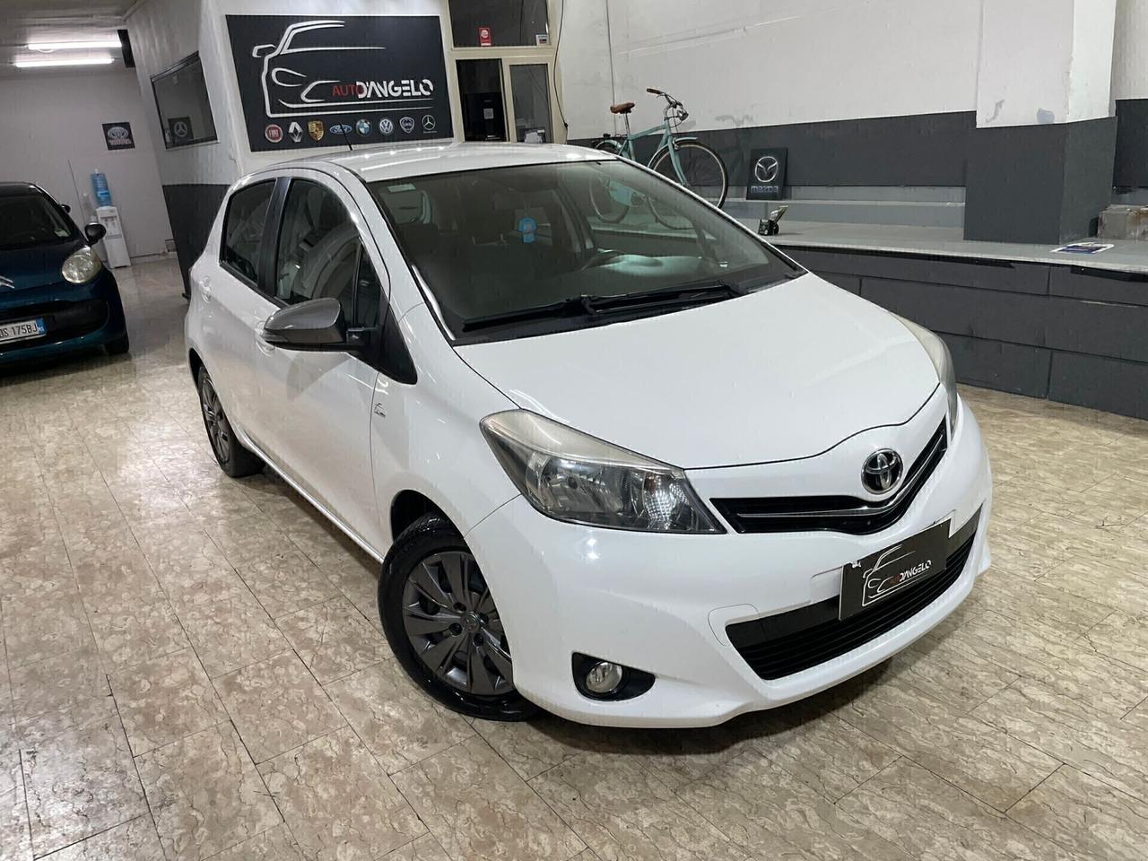 Toyota Yaris 1.0 5 porte Lounge