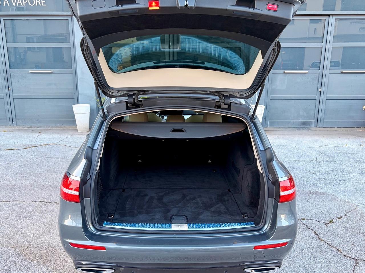 Mercedes-benz E 220 4 MATIC BOOK MERCEDES SEDILI CLIMATIZZATI