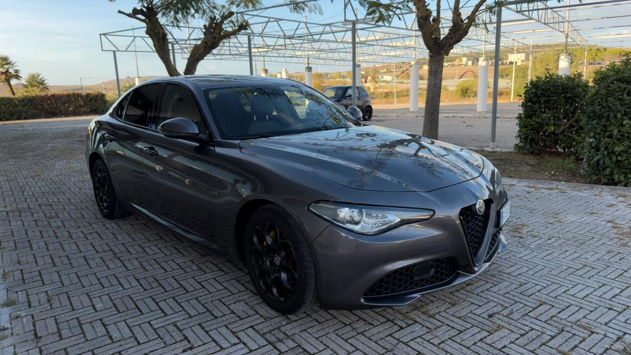 Alfa Romeo Giulia 2.2 Turbodiesel 190 CV MANUALE 6MT Super
