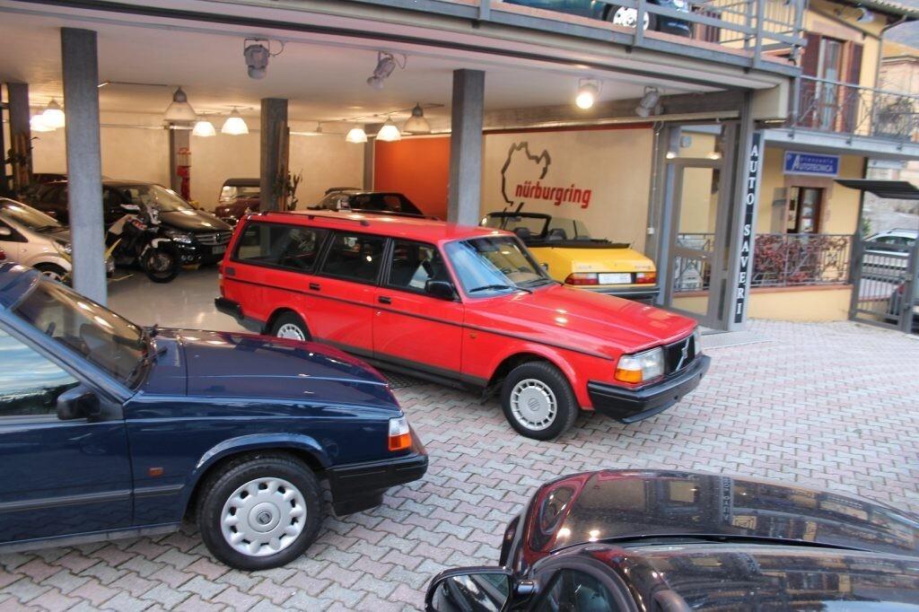 VOLVO 240 2.0 cat Station Wagon Polar