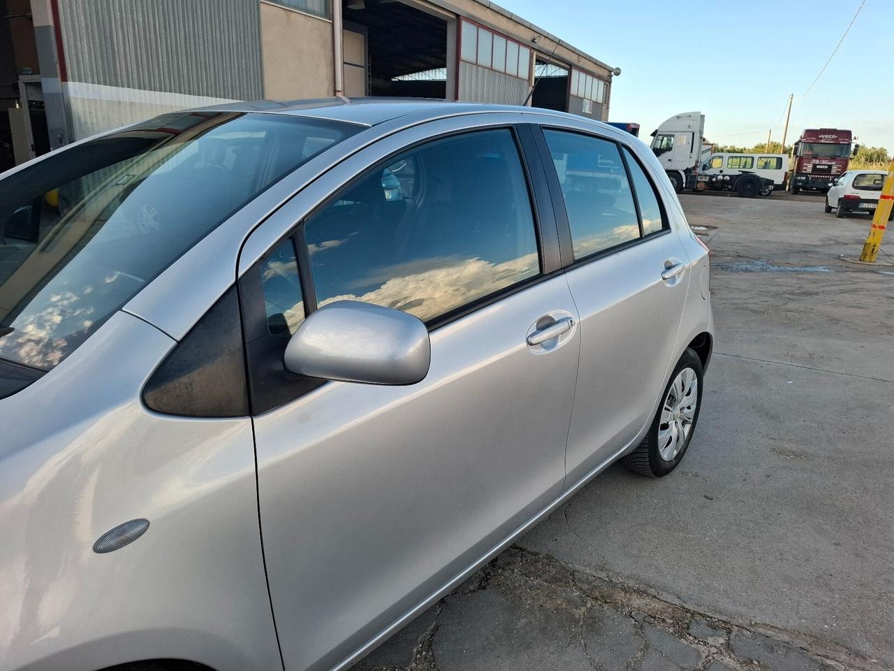 TOYOTA YARIS 1.0 BENZINA 5 PORTE - 2008