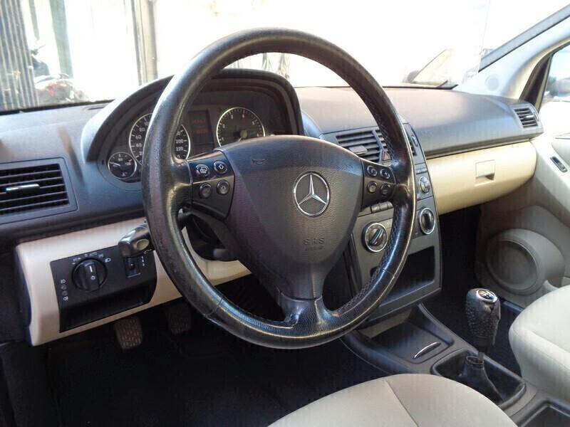 Mercedes-benz A 150 Benzina