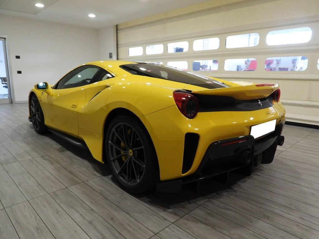 Ferrari 488 Coupe 3.9 Pista F1