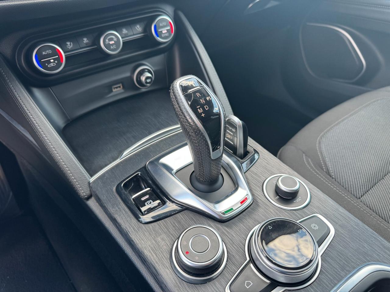 Alfa Romeo Stelvio 2.2 Turbodiesel 160 CV AT8 RWD Business