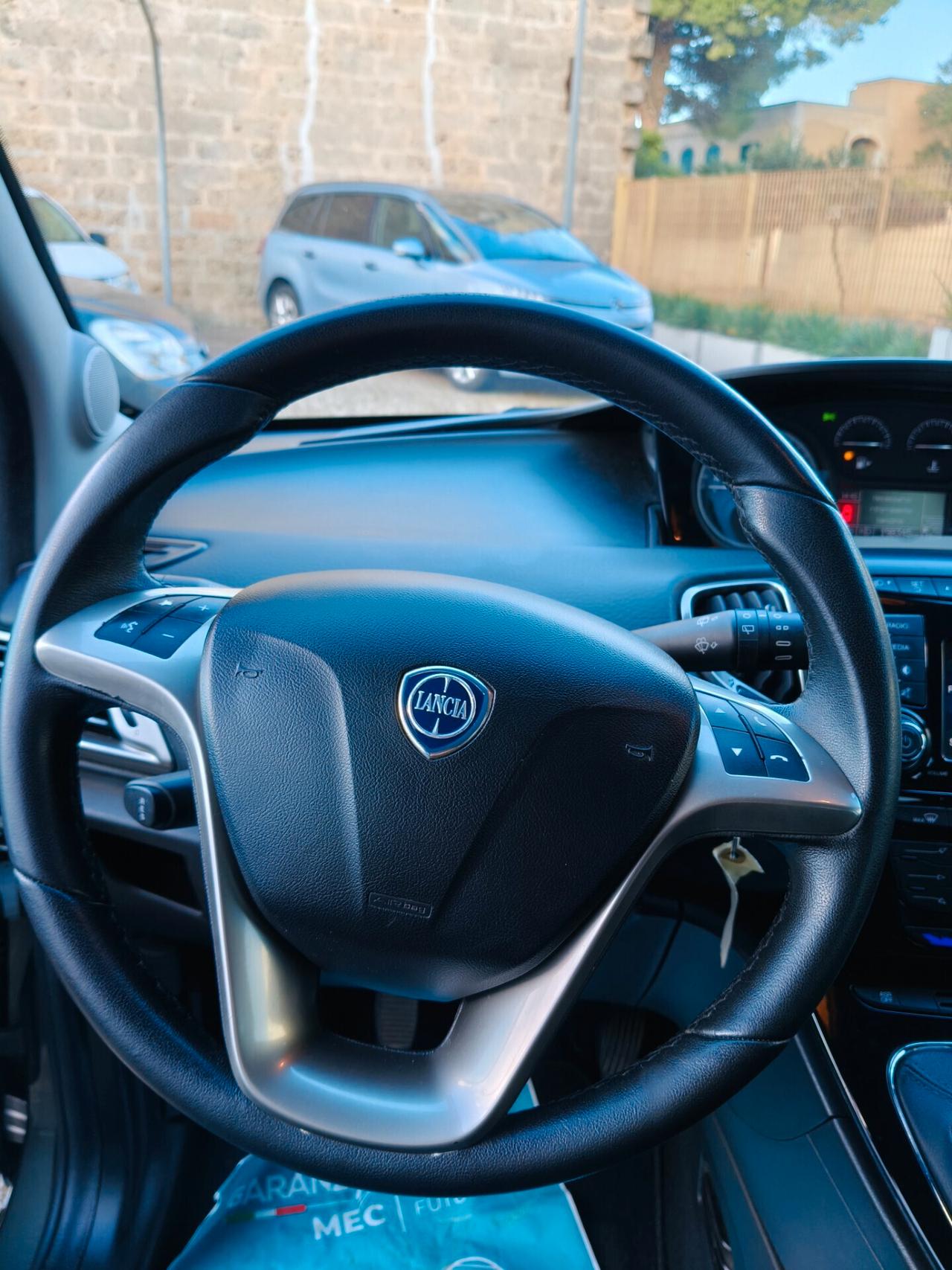 Lancia Ypsilon 1.2 69 CV 5 porte GPL Ecochic Elle