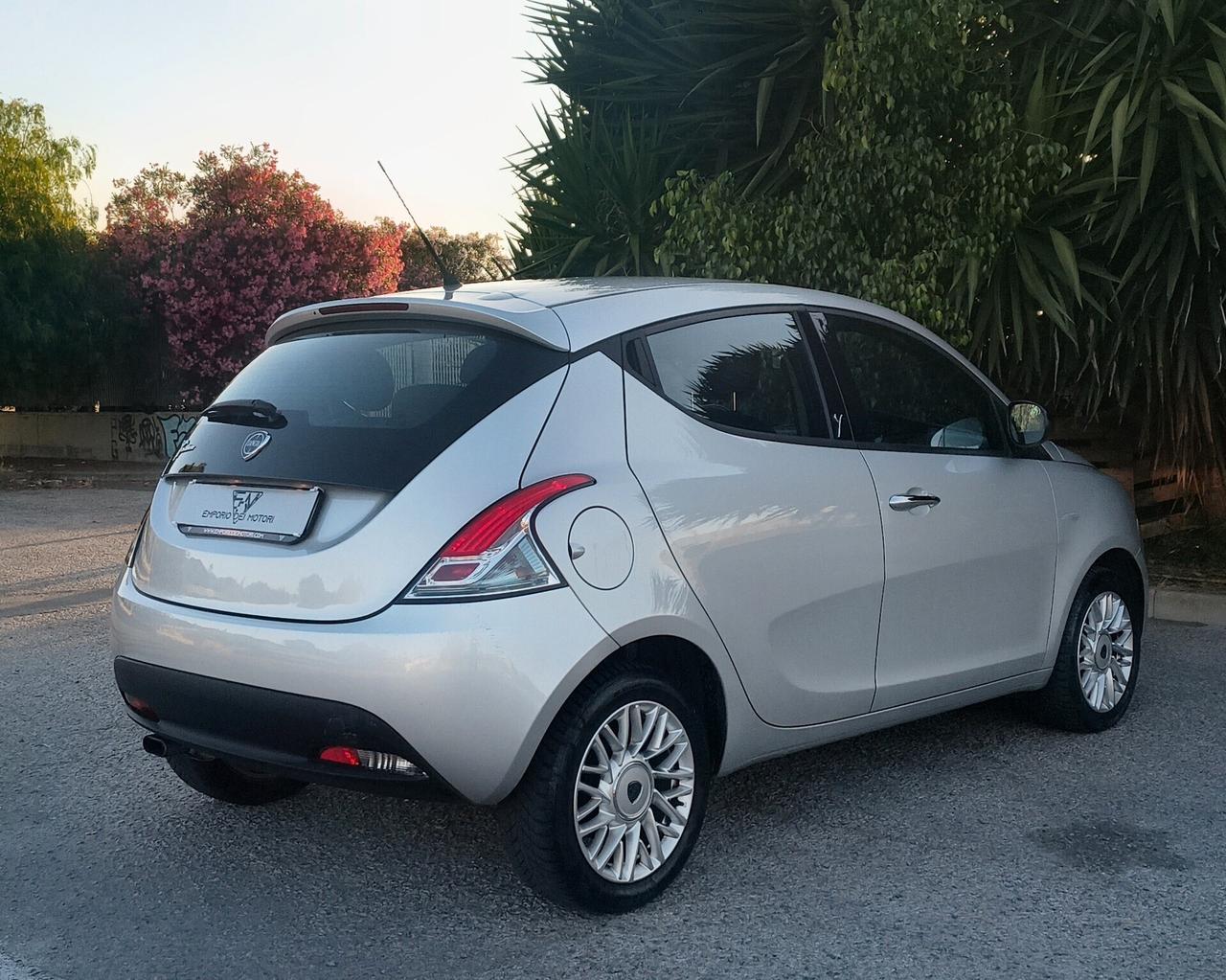 Lancia Ypsilon 1.2 8v 69 Cv Gold - UNIPROPRIETARIO -