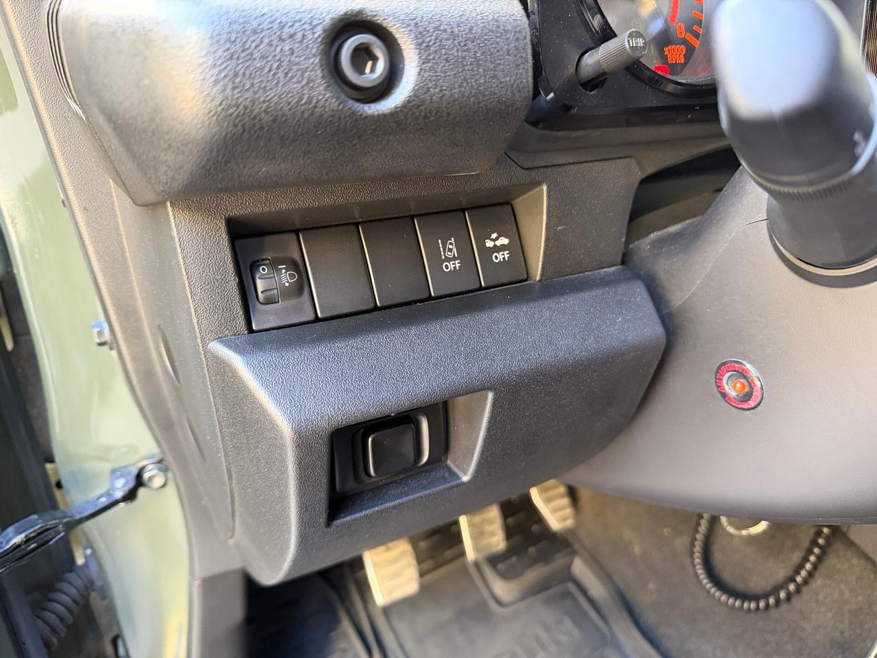 Suzuki Jimny 1.5 5MT PRO Autocarro