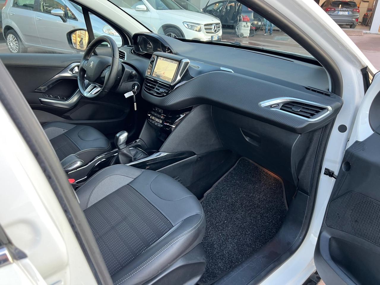 Peugeot 2008 BlueHDi 100 S&S Allure