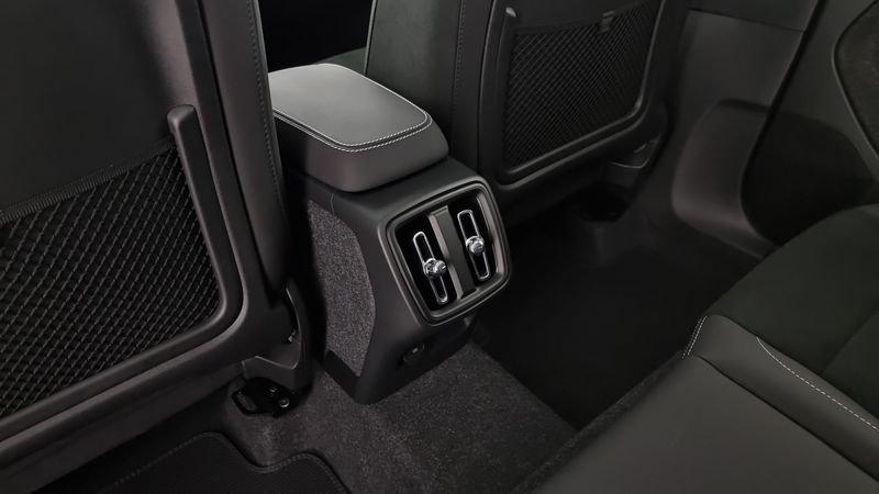 Volvo XC40 B3 automatico Ultra Black Edition