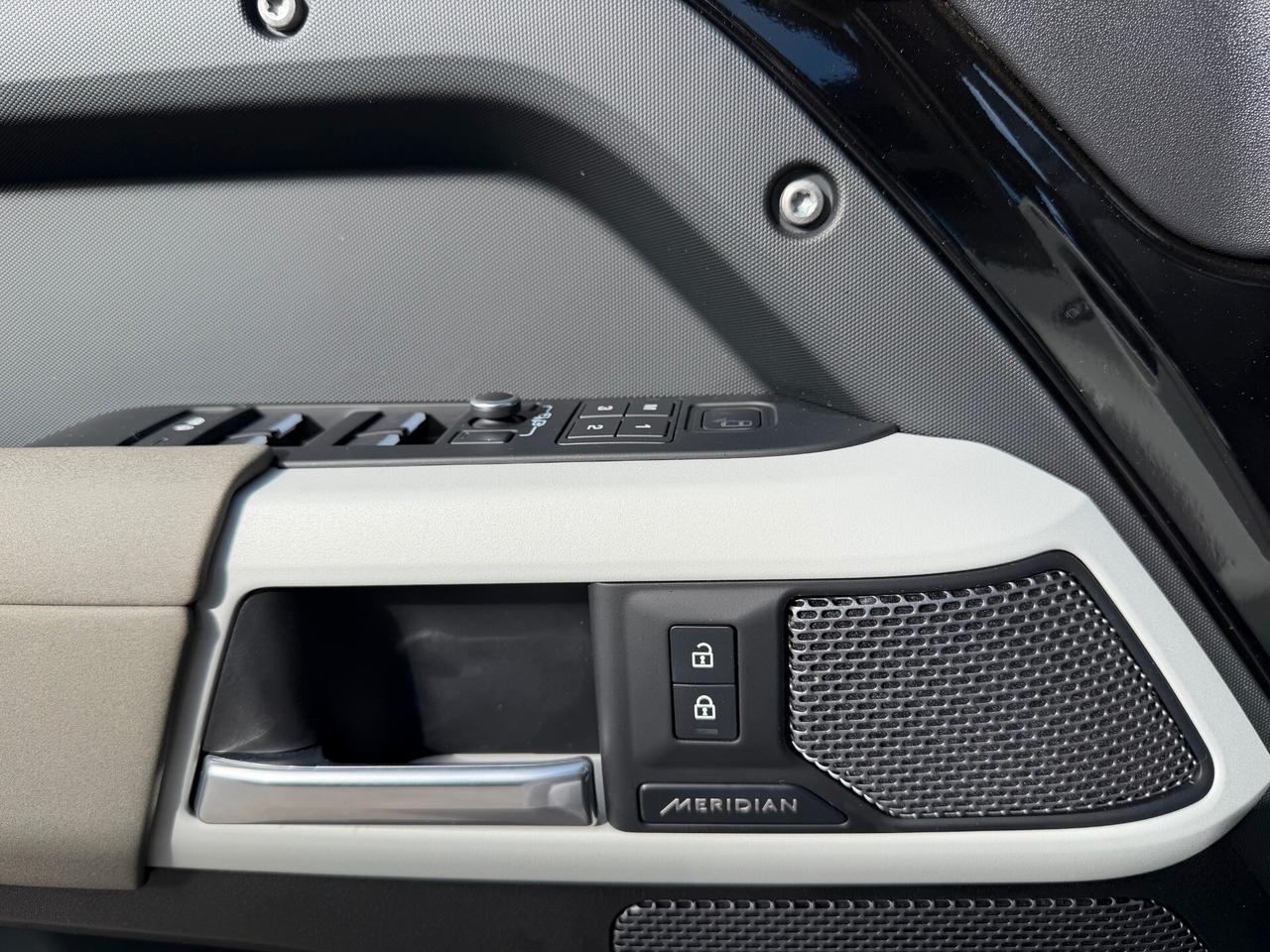 Land Rover Defender 110 3.0 l6 400 CV AWD Auto X-Dynamic HSE/stupenda!!!