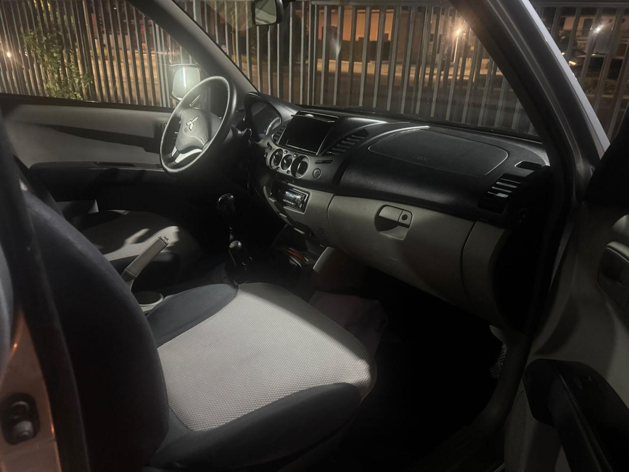 Mitsubishi L200 2.5 DI-D/136CV Single Cab - 2006