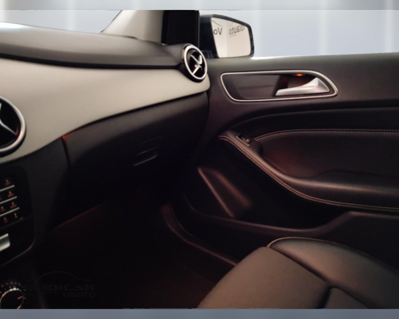 Mercedes-Benz Classe B - T246 - B 200 d (cdi) Sport auto