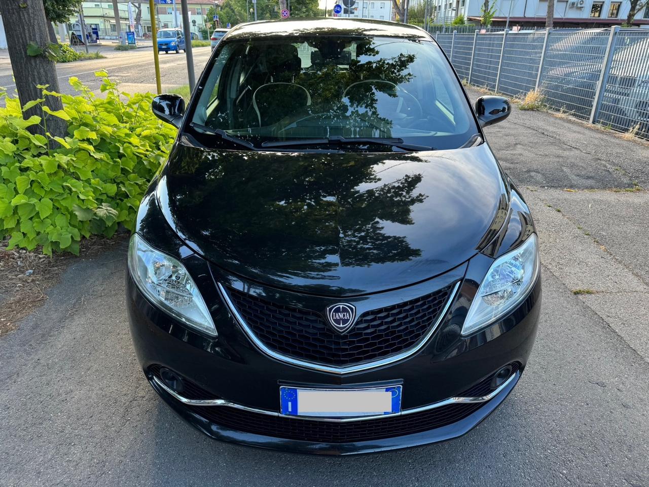 Lancia Ypsilon 1.3 MJT 95 cv neopaten garanzia 12 mesi
