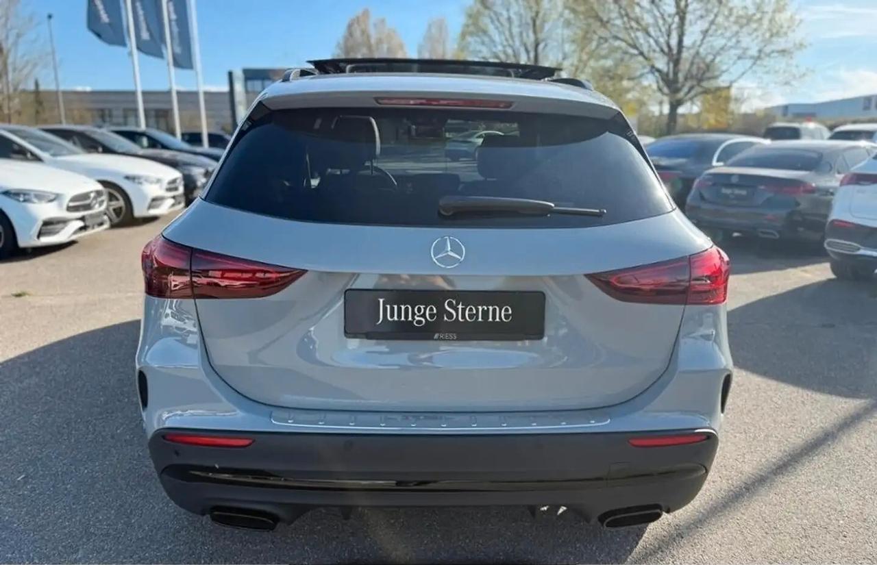 MERCEDES-BENZ GLA 200D NEW 150CV AUTOMATIC 4MATIC AMG LINE ( FARI LED - TETTO PANORAMICO APR. - PELLE - DISTRONIC - NIGHT PACK - NAVI PREMIUM - PARK ASSIST - TELEVAMERA 360 - CERCHI 20 )