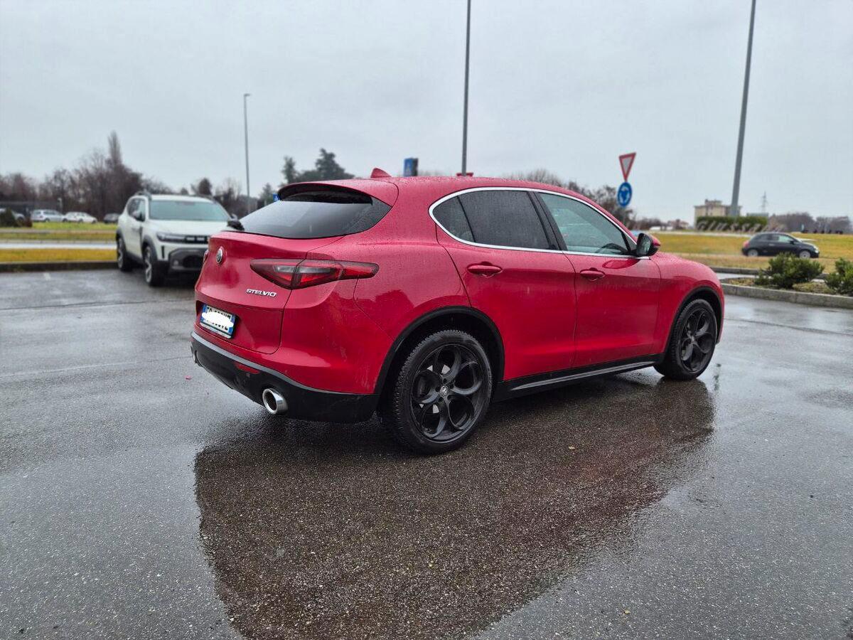 Alfa Romeo Stelvio 2.2 t Business rwd 180cv auto