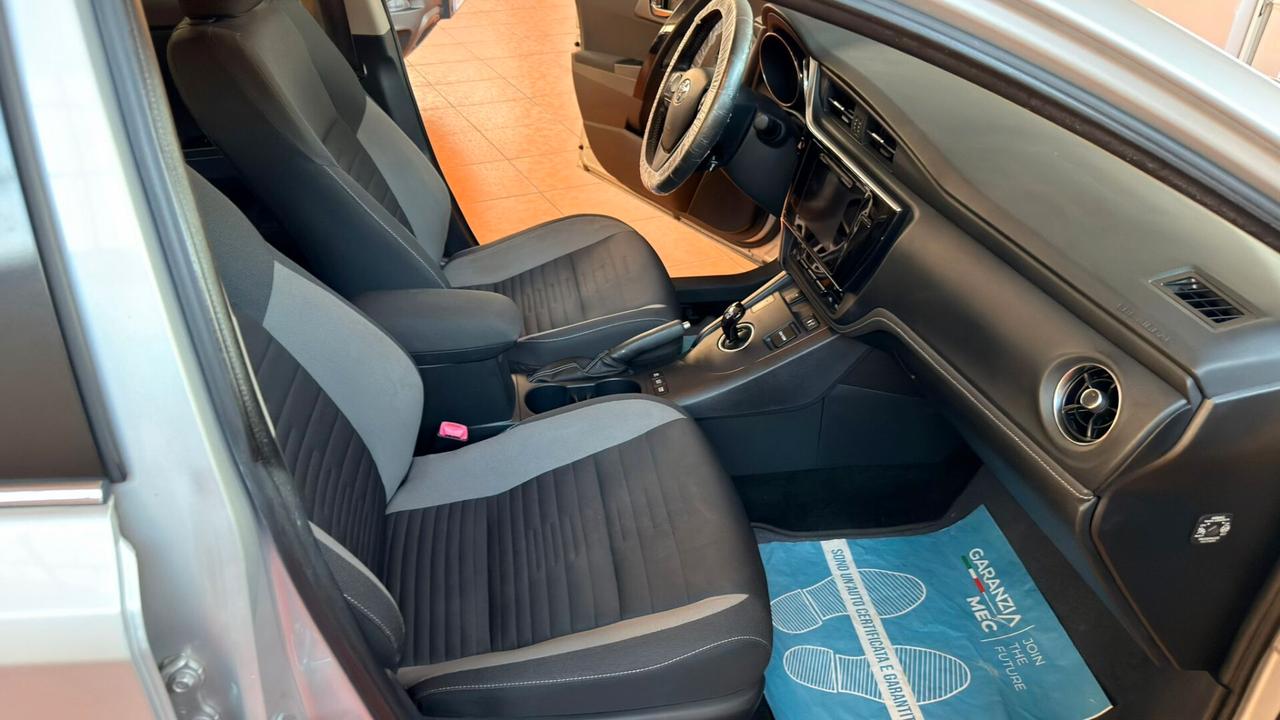 Toyota Auris 1.8 Hybrid Lounge