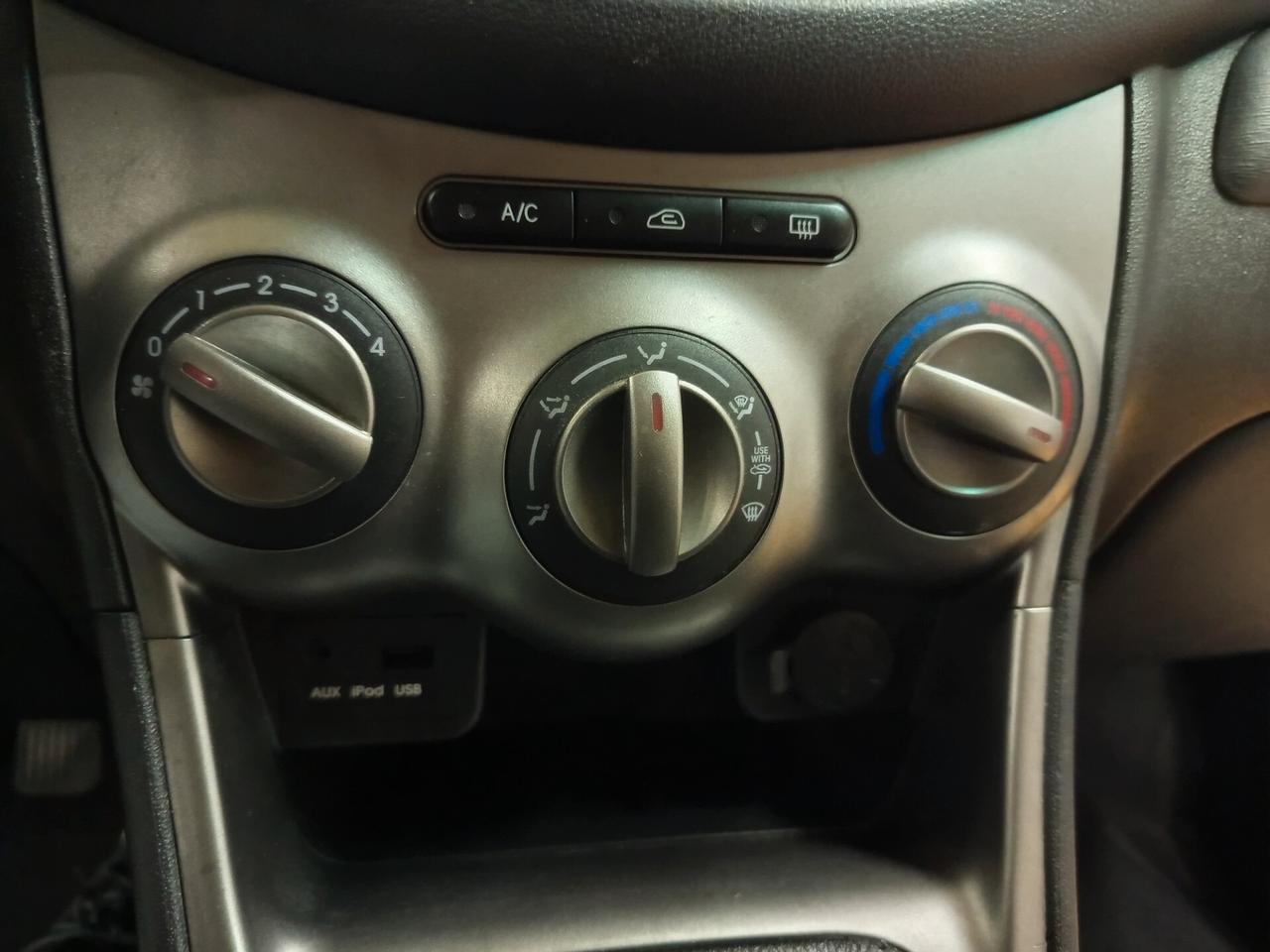 Hyundai i10 1.1 benzina, 100 Mila chilometri. Ok neopatentati