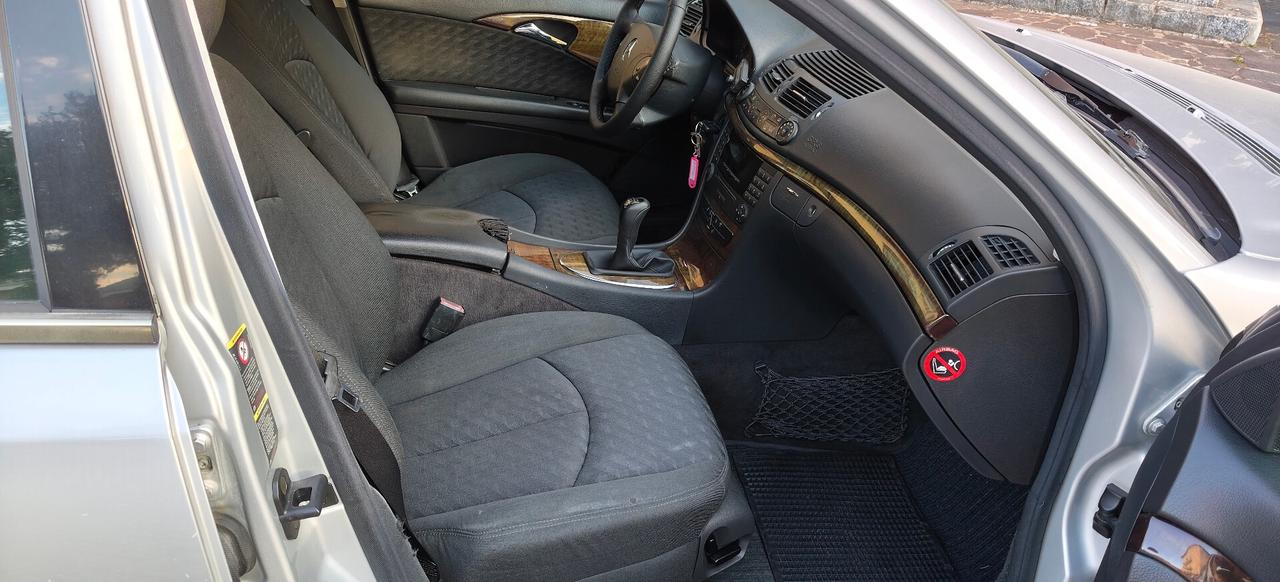 Mercedes E 200 K metano LEGGERE
